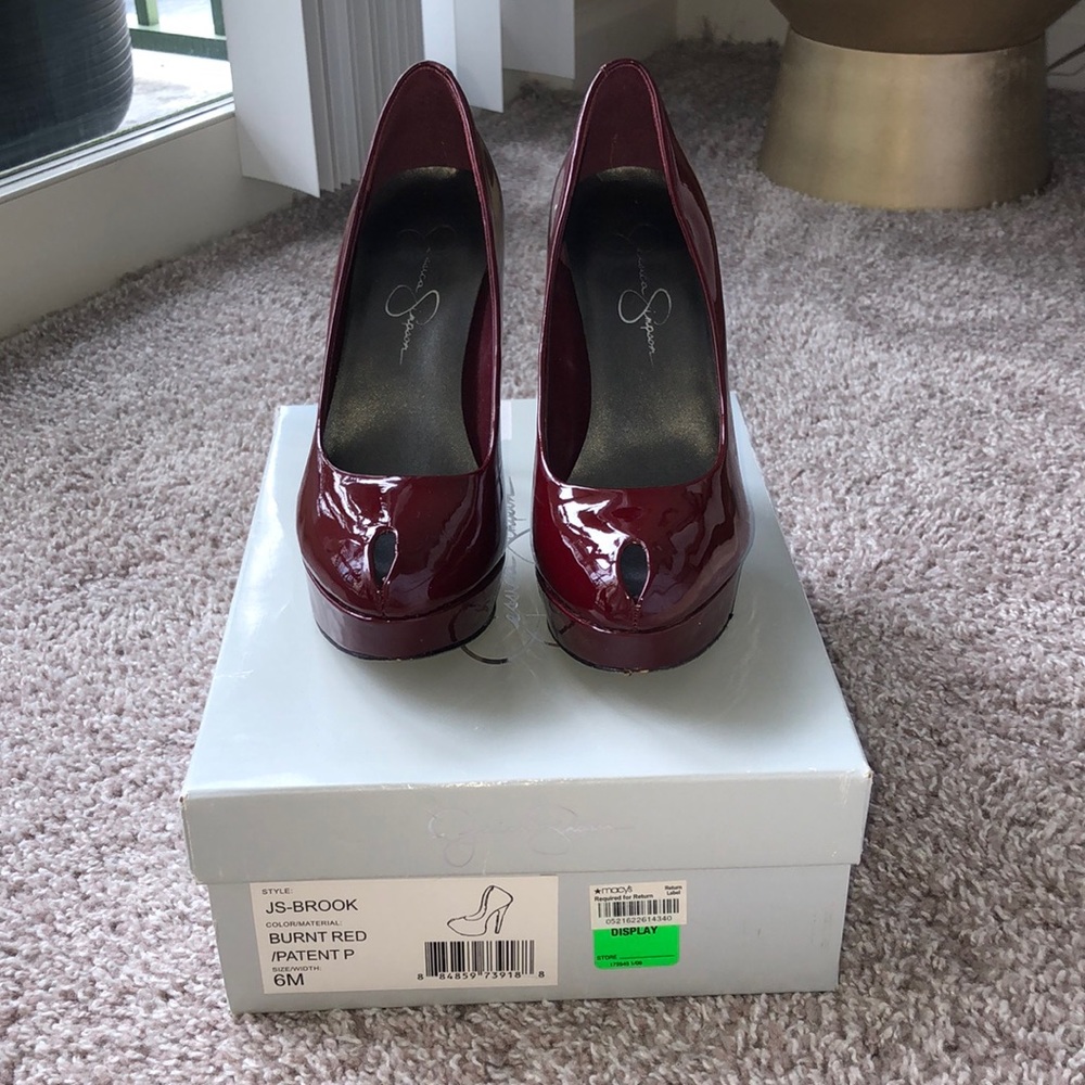 Red patent Jessica Simpson pumps